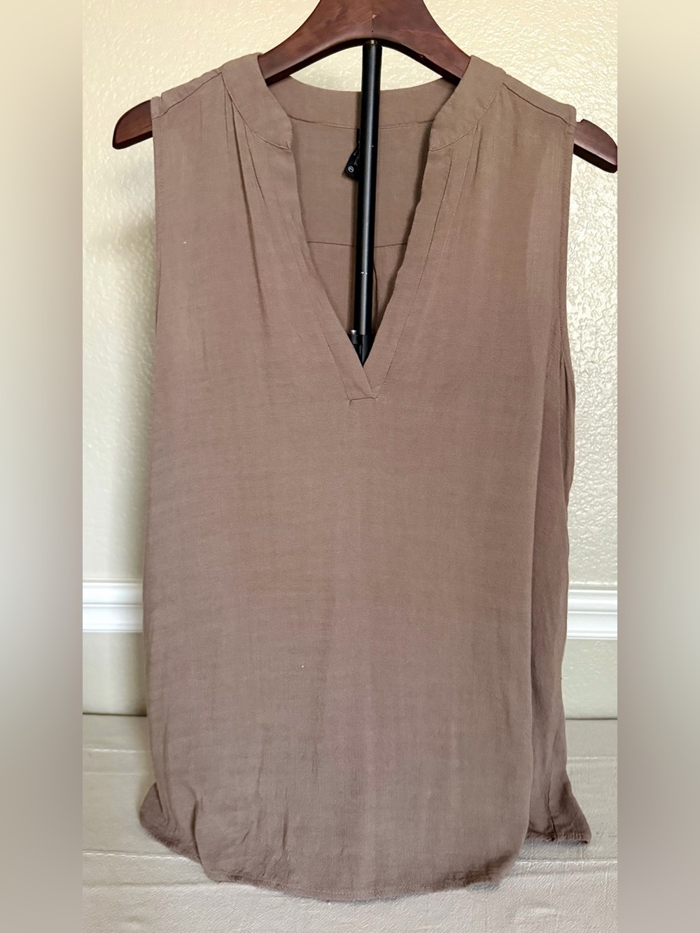 Final Touch 100% rayon sleeveless top size large